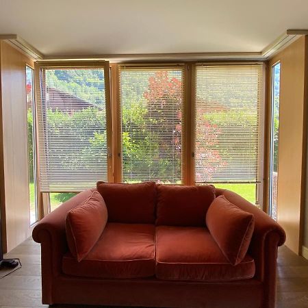 An Apartment In A Modern Swiss Chalet Iseltwald Eksteriør billede